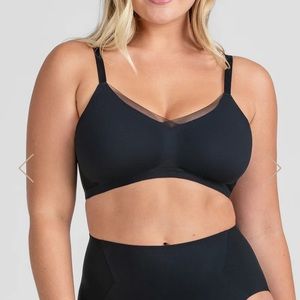 EUC Honeylove Crossover Bra in Black